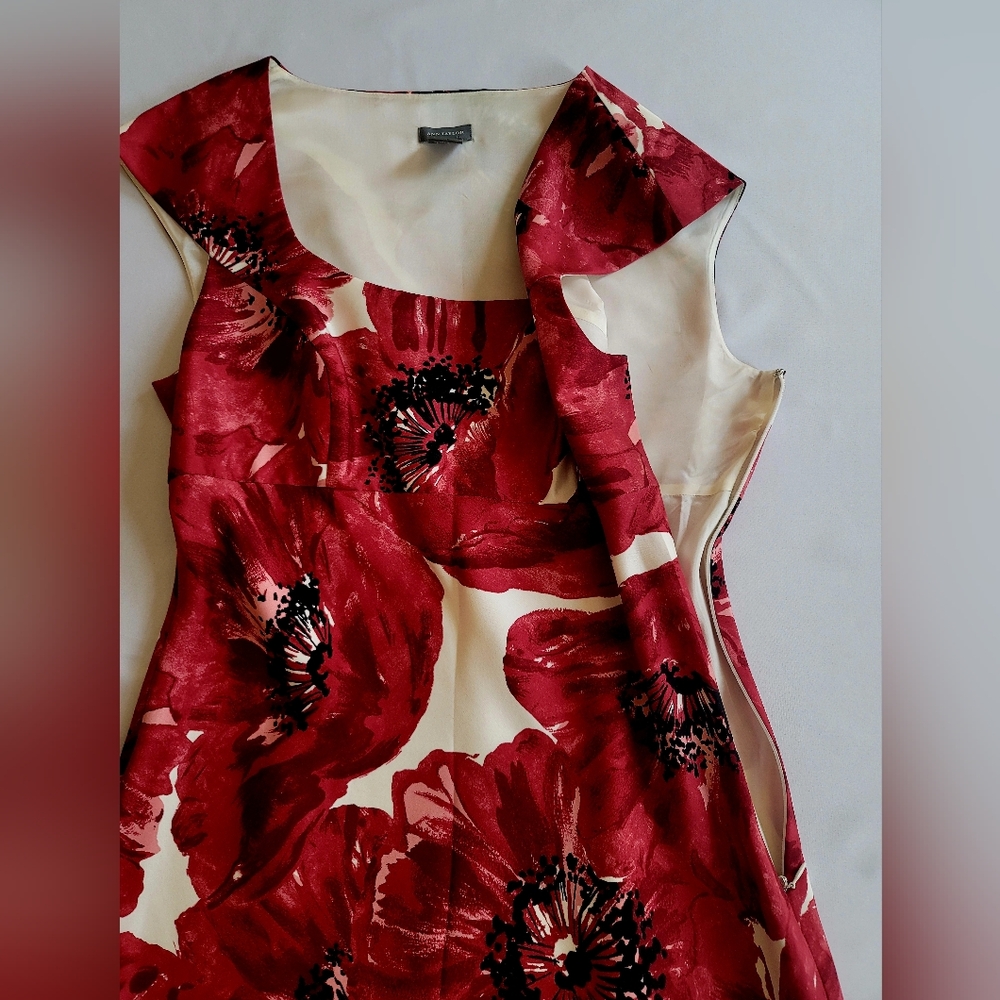 NWOT Ann Taylor 100% silk watercolor poppies dress, size 6 - Picture 6 of 6